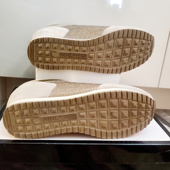 Nine west gold wedge sneakers - Picture 4 of 4